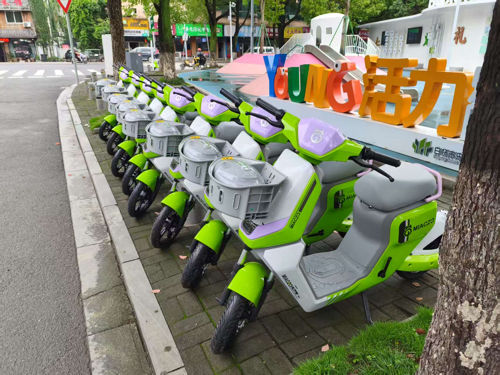 寧波共享電單車上新了，好像巴斯光年！